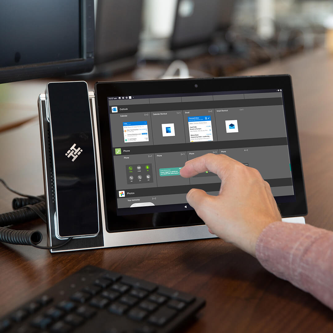 VoIP deskphone